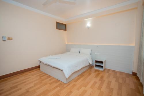 Single room, deluxe