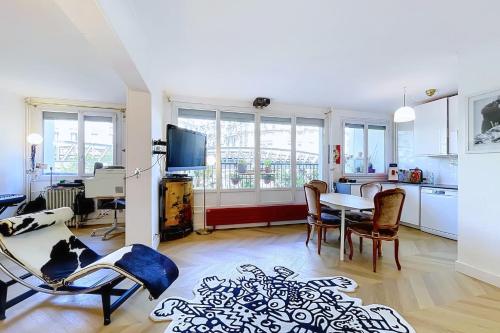 Charming flat near the Eiffel Tower
