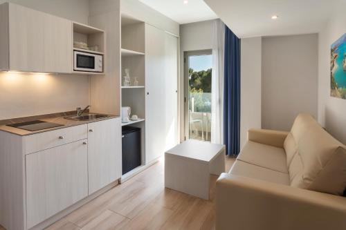 keuken, Alcanada Golf Hotel in Alcudia