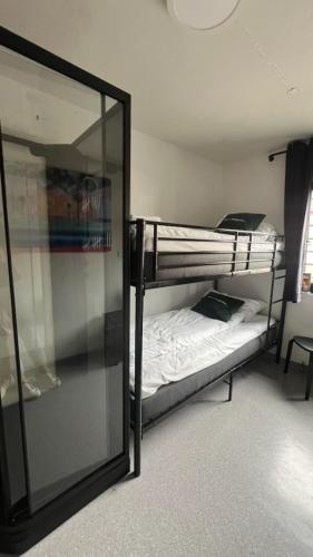 1 bunk bed