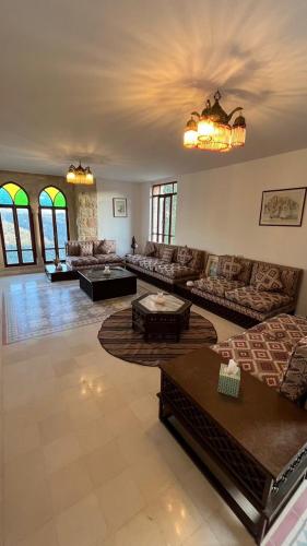 Qasr Tabet in 데이르 엘 카마르