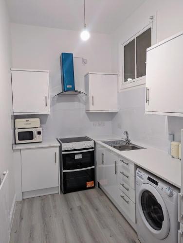 Ensuite Room In The City in Merchiston