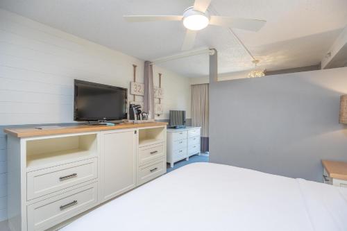 Beach House A Holiday Inn Resort an IHG Hotel - image 14