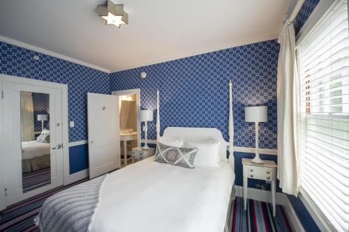 Kennebunkport Inn Room Type - Riverhouse Queen