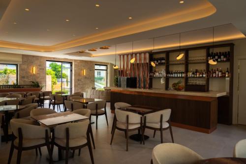 Restaurant, Aetheria Boutique Hotel & Spa in Markópoulo