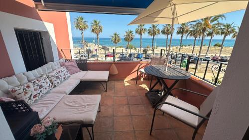 STE36-2, beachfront penthouse with a terrace in old town