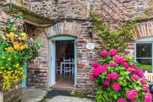 Iekārtas, Hawthorn Cottage in Strete