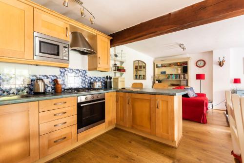 Iekārtas, Hawthorn Cottage in Strete