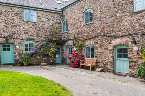 Iekārtas, Hawthorn Cottage in Strete