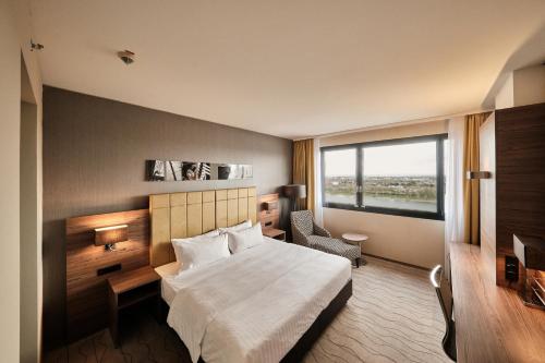 Bonn Marriott Hotel - image 12