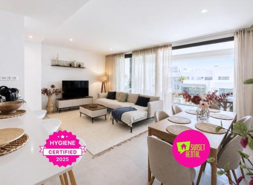 Elegant Estepona Retreat with terrace, pools & gym