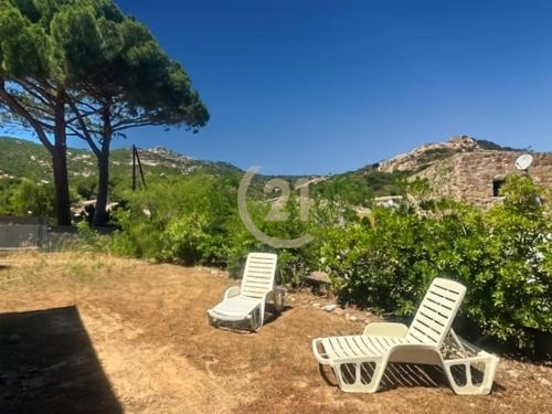 Maison authentique avec jardin centre Calvi