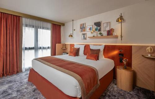 1 queen bed, 1 sofa bed