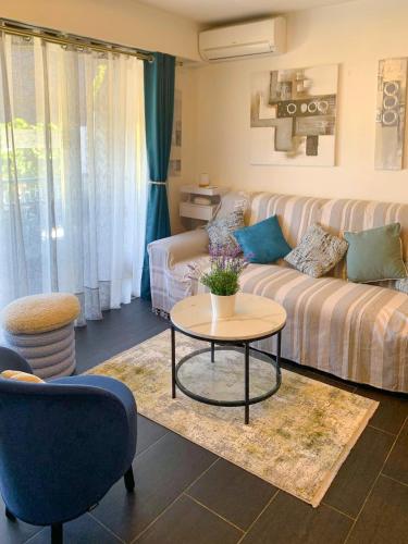 Cozy studio, terrace near beaches, Cannes