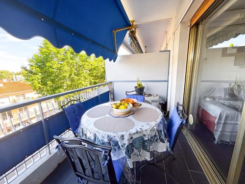 Cozy studio, terrace near beaches, Cannes in Mandelieu-la-Napoule Center