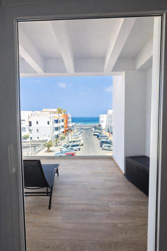 Stunning sea view apartment with big balcony in the center