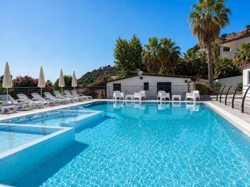Ninfa Sul Mare Apartments - Piscina con Area Relax e Parcheggio Gratuito 2