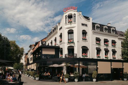 . Hotel The Century