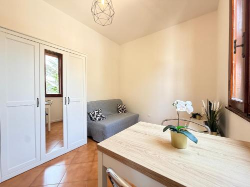 GuestHost - Policlinico Cozy Studio with Parking