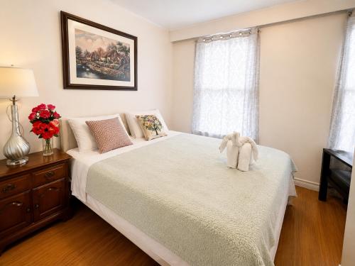 ChinaTown Boutique Rooms in Dufferin Grove