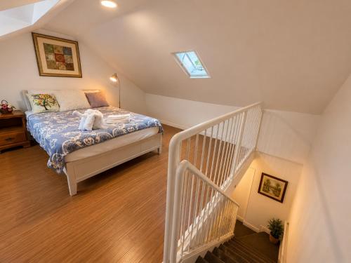 ChinaTown Boutique Rooms in Dufferin Grove