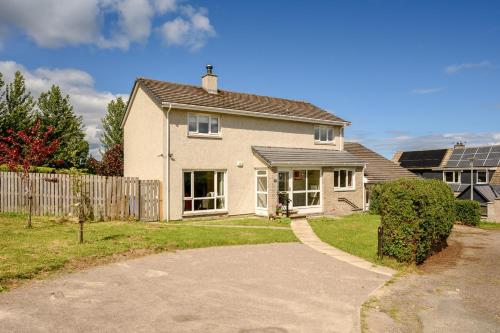 King Brude 5 Bedroom House - Inverness in Scorguie