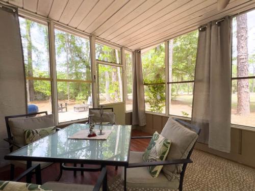 CasaOasis Golf Course Executive Stay Game Room in هينيسفيل