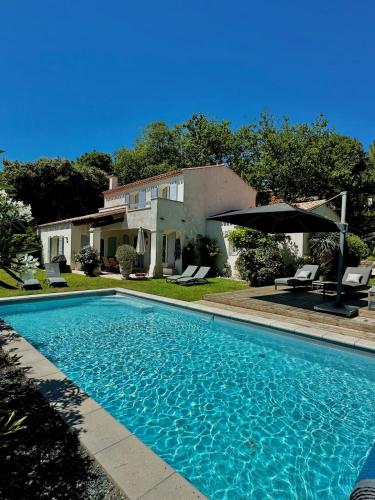 Charming Provençal villa with pool and petanque - Location, gîte - Éguilles