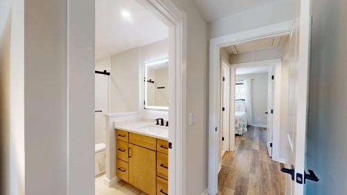 708 Queens Grant - image 5