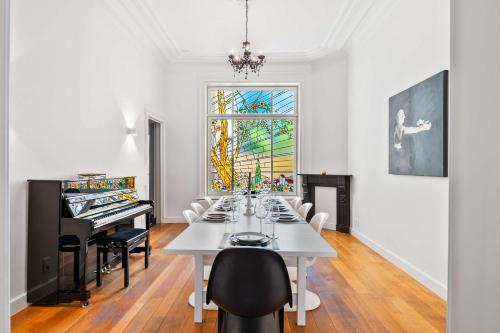 Grand Ostend townhouse with sauna near the sea
