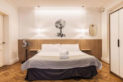 Metro Explorer 1BR near Hospital & Metro Baquedano