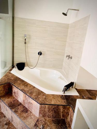 hotel boutique in Cerritos