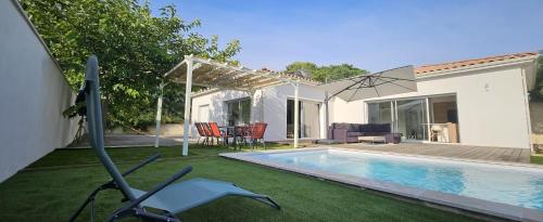 Villa Palm- Luxe et Piscine privée - Neuve- 160m2 -8p - 3 kms plage - Location saisonnière - Vic-la-Gardiole