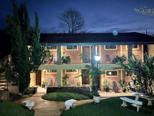 Hotel Chalés Gramado (Hotel Chales Gramado) in Aguas de Santa Barbara (Sao Paulo)