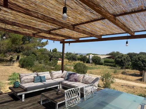 Cabane avec piscine privée en Provence Terrasse & Nature (Cabane avec piscine privee en Provence Terrasse & Nature) in Lancon-Provence