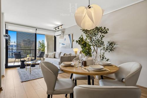 HT terrace with AC close to cafes and restaurants