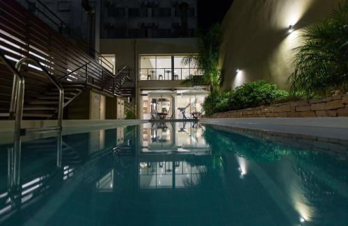 Úszómedence, Hotel Flores in Trinidad