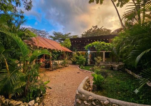 Woodstock Hostel in ซามารา