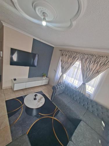 ทัศนียภาพภายนอกโรงแรม, Home away from home in Sunway City, opposite Zimre Park Ruwa in รูวา