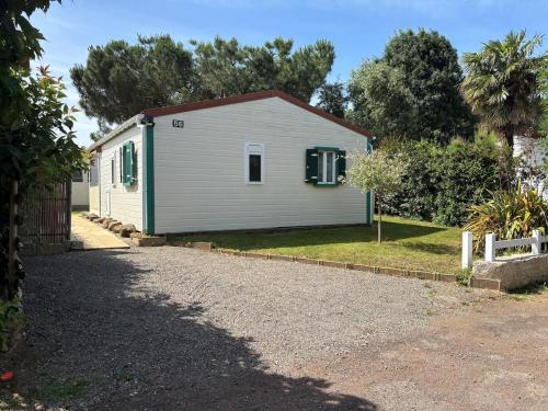 Chalet 4 personnes en Vendée, cozy, piscine à 15 min de la plage