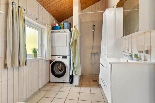 84332-Ebeltoft-Nordbakken-25 - image 2