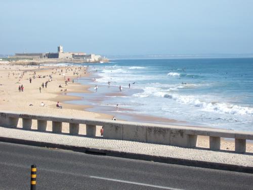 Carcavelos Surf Hostel & Surf Camp - image 5