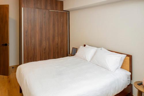 Contemporary Escape in Roma Norte - image 3