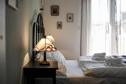Ágy, Sherlock's Holidays boutique rooms in Lucija