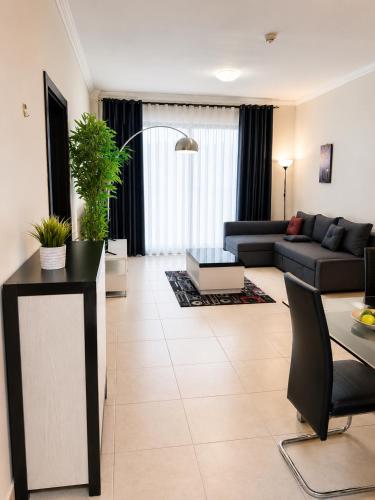Fantastic 1 bed apt at Marina Water Front, Dubai