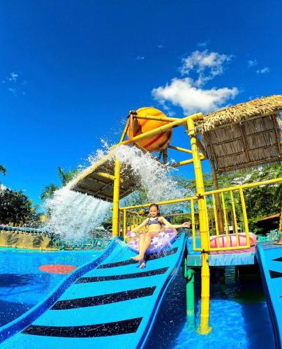Aquapark, Parque Hotel Cacayal in Castilla La Nueva