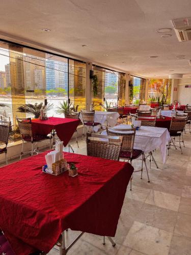 Restaurant, Grand Hotel Guaruja - A sua Melhor Experiencia Beira Mar na Praia! in Guaruja