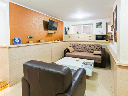 DivaLux New Suite E Boutique Hotel with AC and Wi-Fi