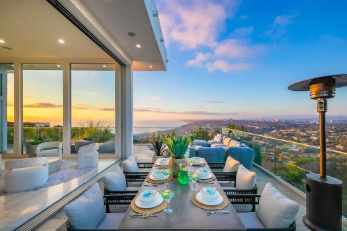 La Jolla Luxury Retreat - Ocean Views Pool & Spa - San Diego, CA
