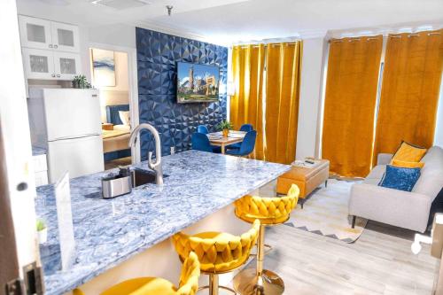 Cozy apt 2 bedrooms 1 mile Universal Studios Room Type - Two-Bedroom Apartment